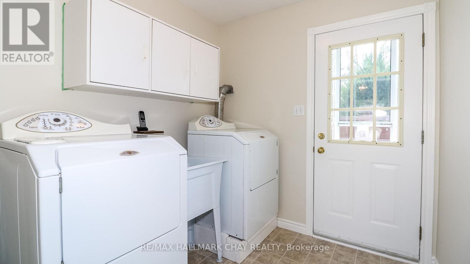 19 Crystalwood Lane, Springwater, Ontario  L0L 1X0 - Photo 24 - S12204395
