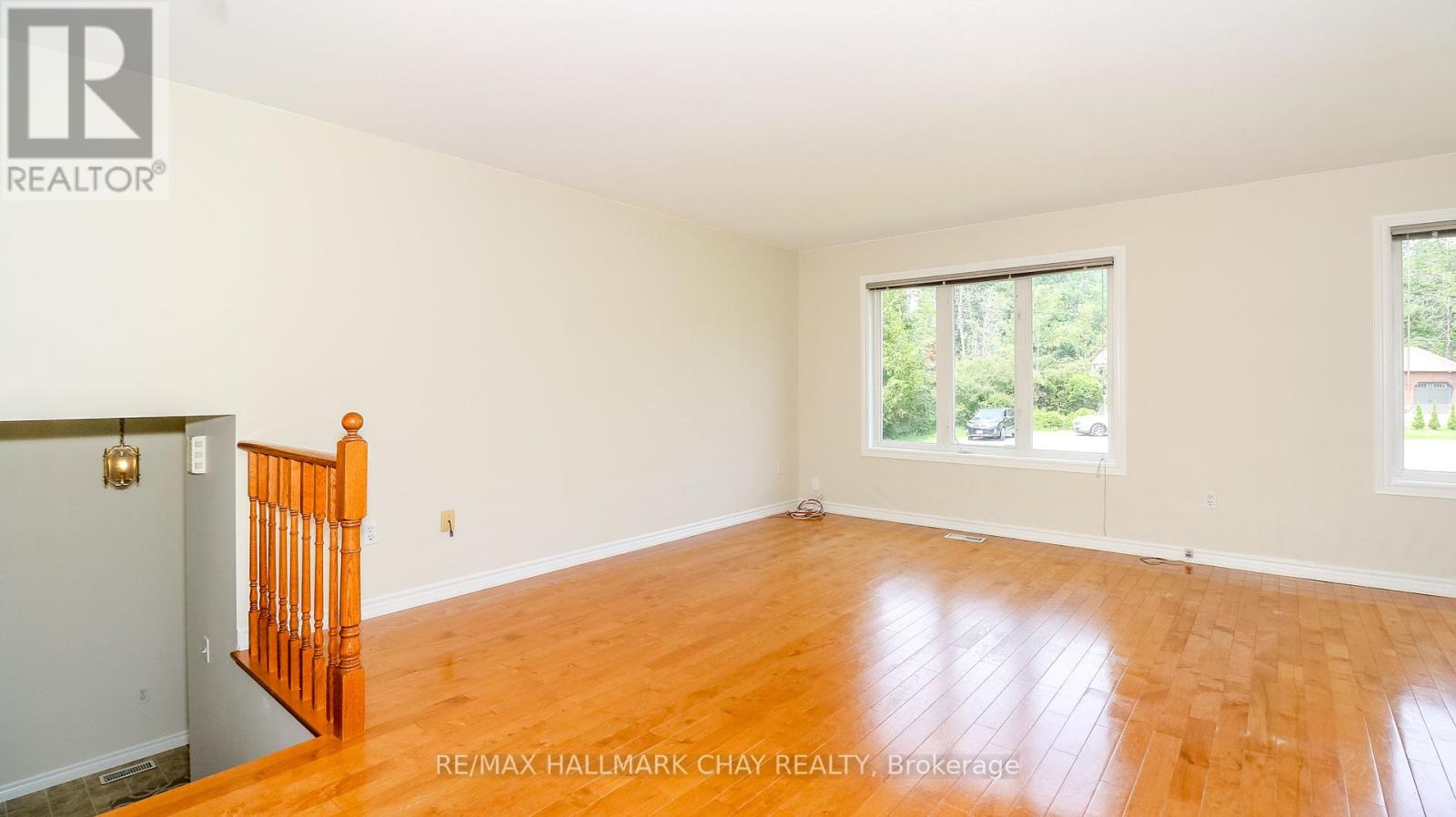 19 Crystalwood Lane, Springwater, Ontario  L0L 1X0 - Photo 26 - S12204395