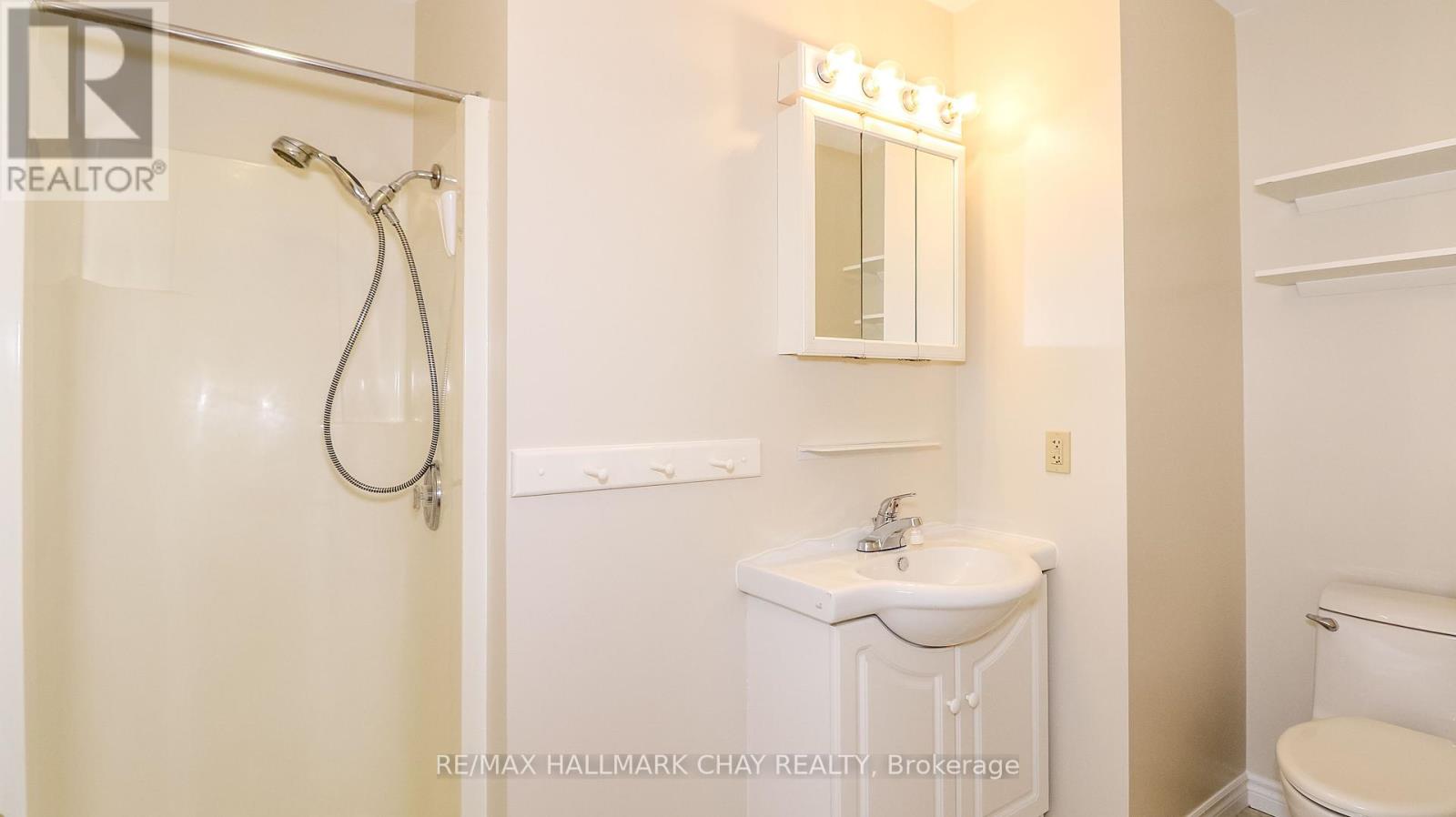19 Crystalwood Lane, Springwater, Ontario  L0L 1X0 - Photo 43 - S12204395