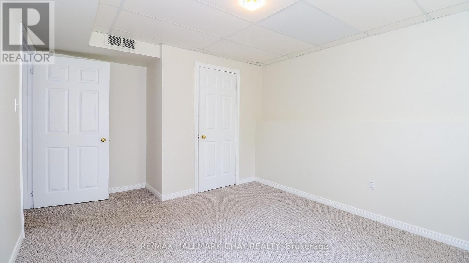 19 Crystalwood Lane, Springwater, Ontario  L0L 1X0 - Photo 49 - S12204395