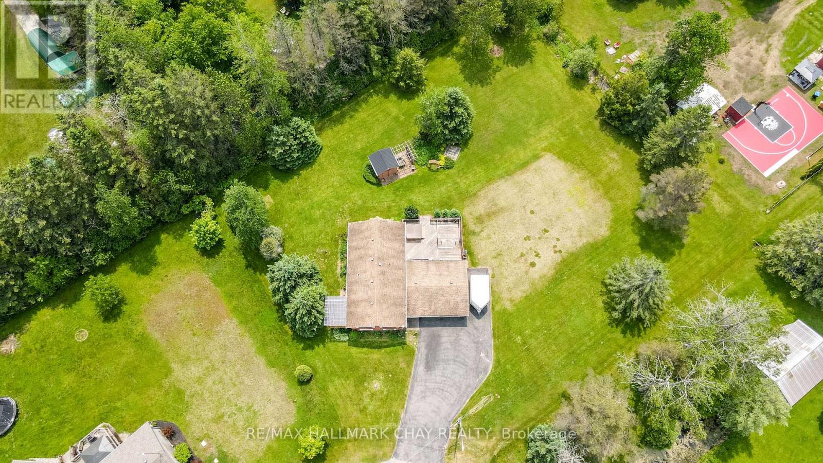 19 Crystalwood Lane, Springwater, Ontario  L0L 1X0 - Photo 7 - S12204395