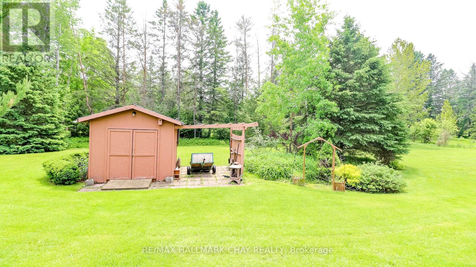 19 Crystalwood Lane, Springwater, Ontario  L0L 1X0 - Photo 9 - S12204395