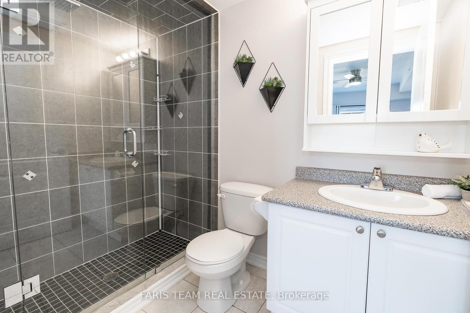 301 - 39 Ferndale Drive S, Barrie, Ontario  L4N 5T5 - Photo 12 - S12204414