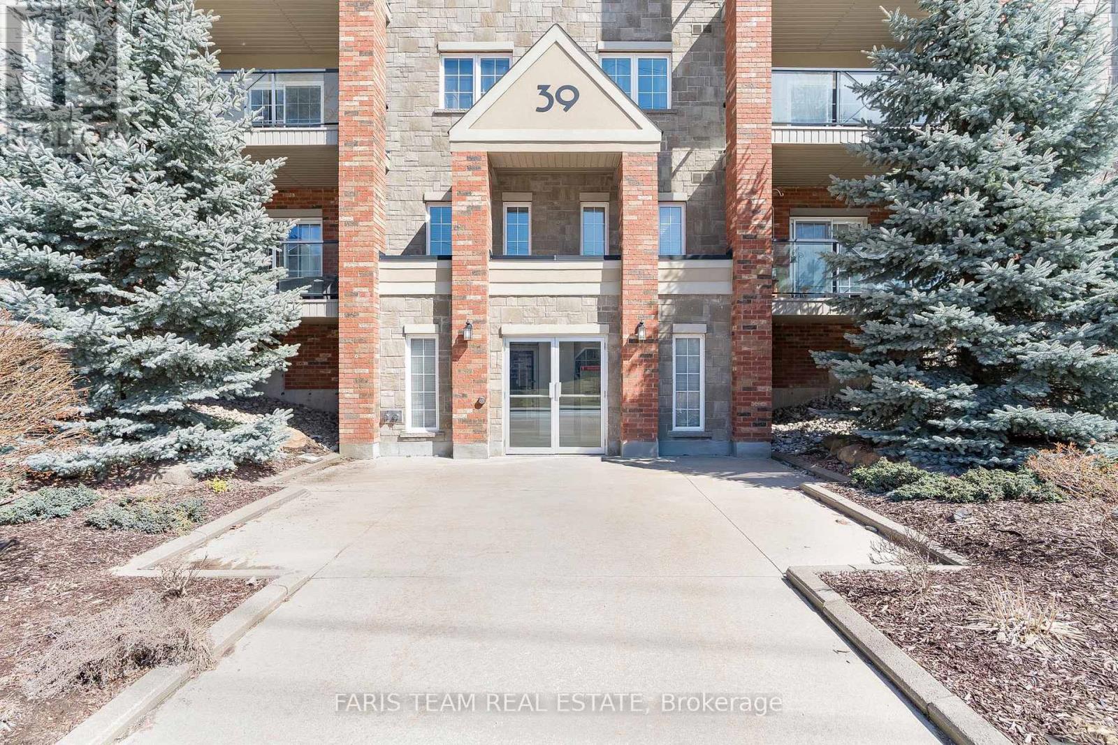 301 - 39 Ferndale Drive S, Barrie, Ontario  L4N 5T5 - Photo 2 - S12204414