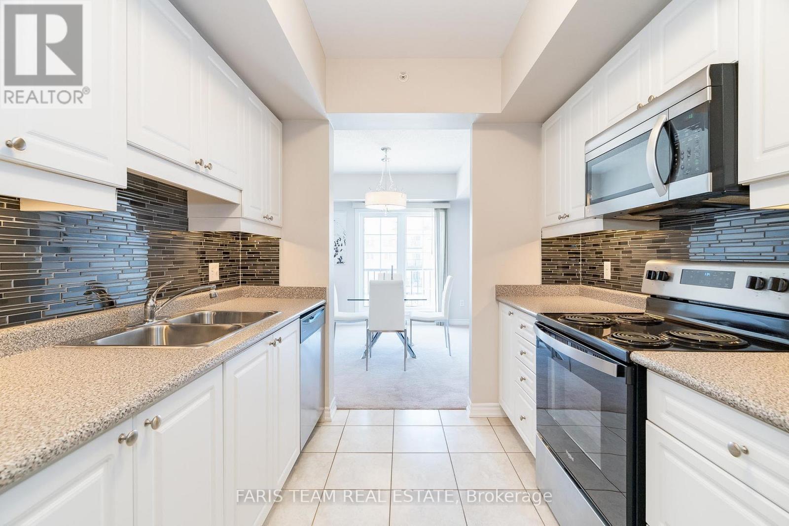 301 - 39 Ferndale Drive S, Barrie, Ontario  L4N 5T5 - Photo 6 - S12204414