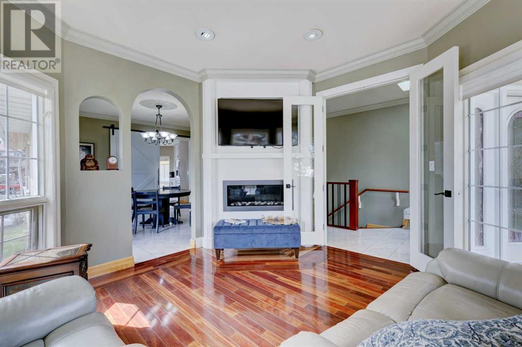 Property at 220 Santana Bay NW image 3