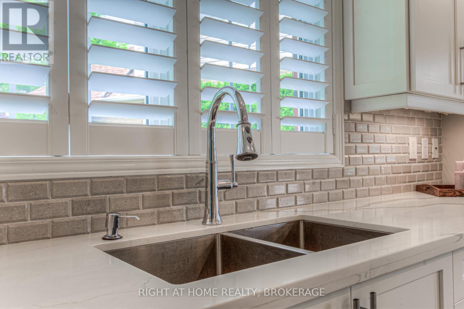 22 - 4280 Taywood Drive, Burlington, Ontario  L7M 4X8 - Photo 9 - W12204407