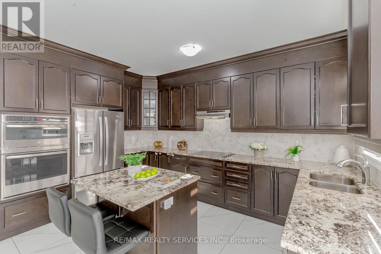 17 Seymour Road, Brampton, Ontario  L6R 4A9 - Photo 18 - W12204425