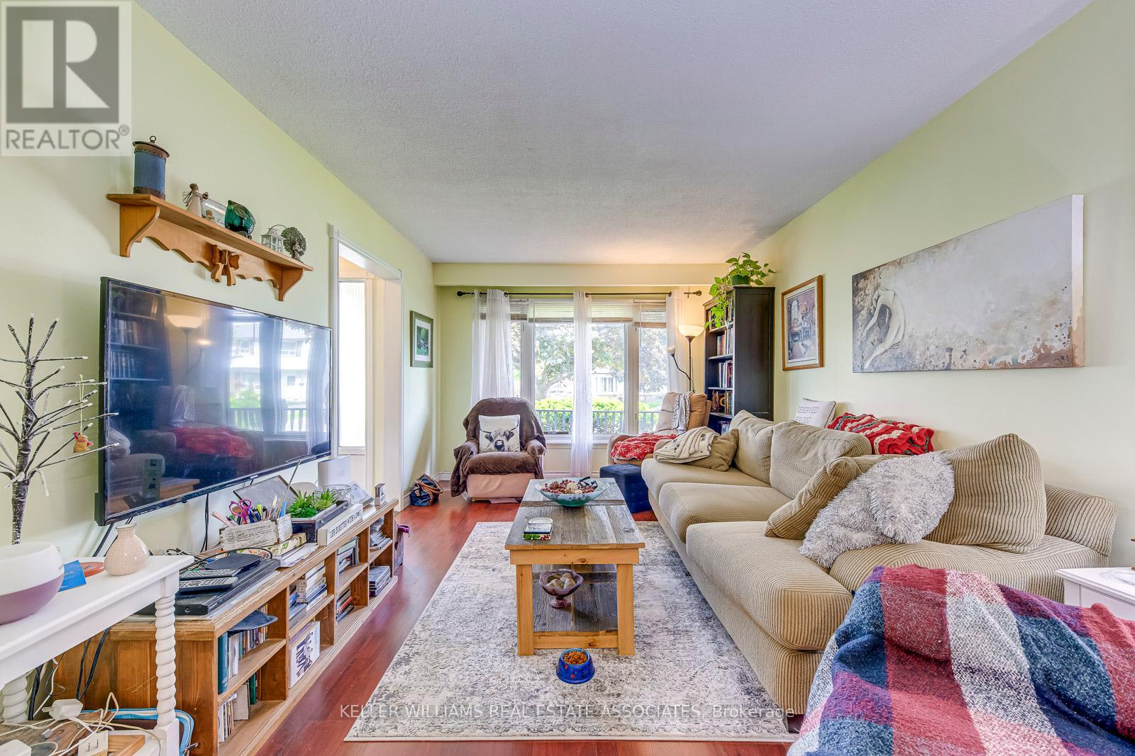 12 Gulliver Crescent, Brampton, Ontario  L6S 1S9 - Photo 11 - W12204430