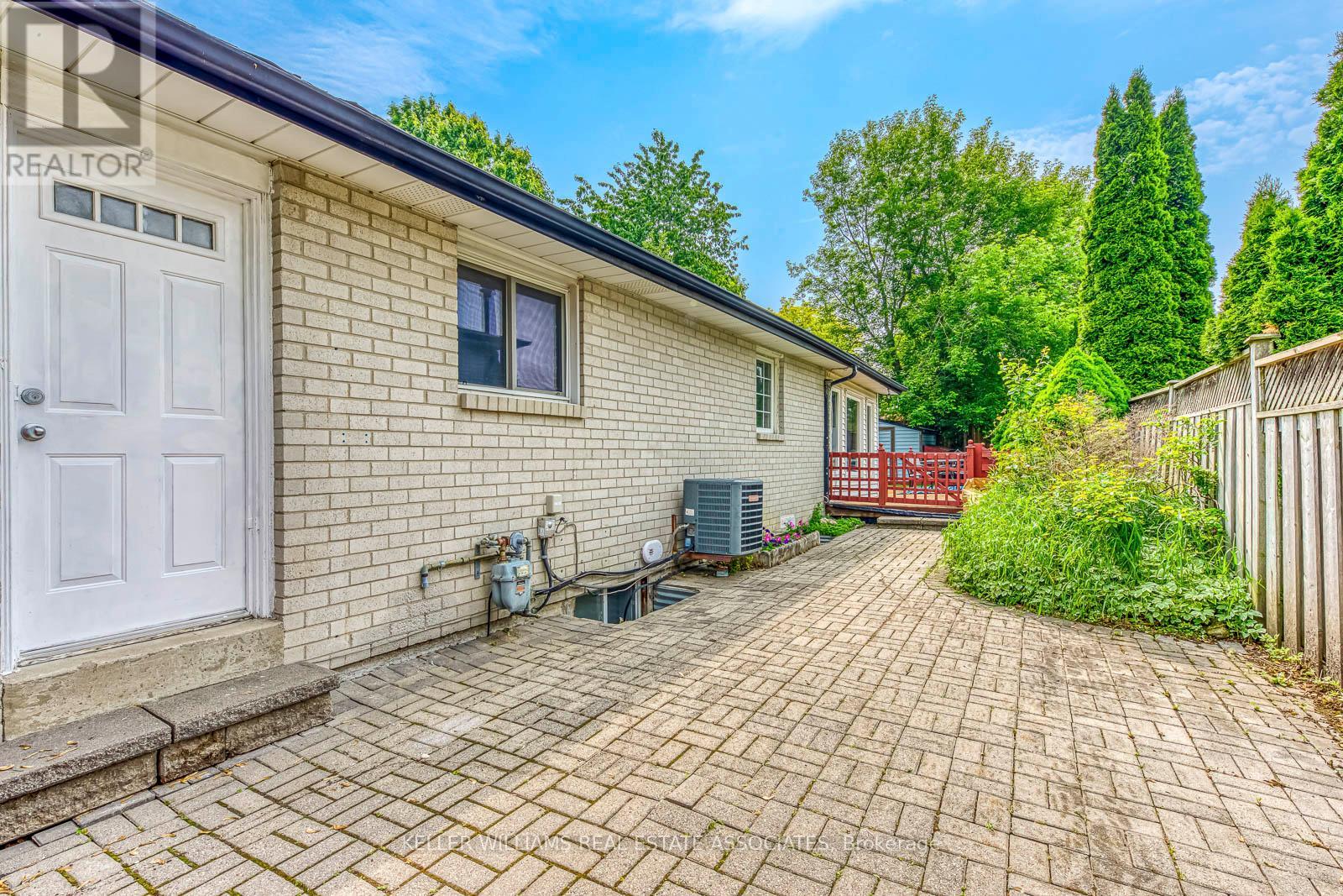 12 Gulliver Crescent, Brampton, Ontario  L6S 1S9 - Photo 32 - W12204430