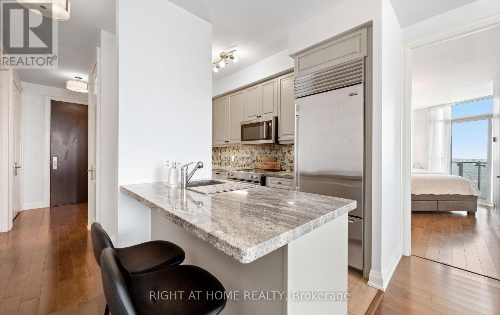 4902 Lph - 50 Absolute Avenue, Mississauga (City Centre), Ontario  L4Z 0A8 - Photo 12 - W12204433