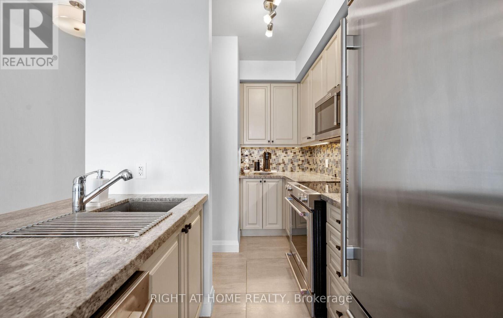 4902 Lph - 50 Absolute Avenue, Mississauga (City Centre), Ontario  L4Z 0A8 - Photo 13 - W12204433