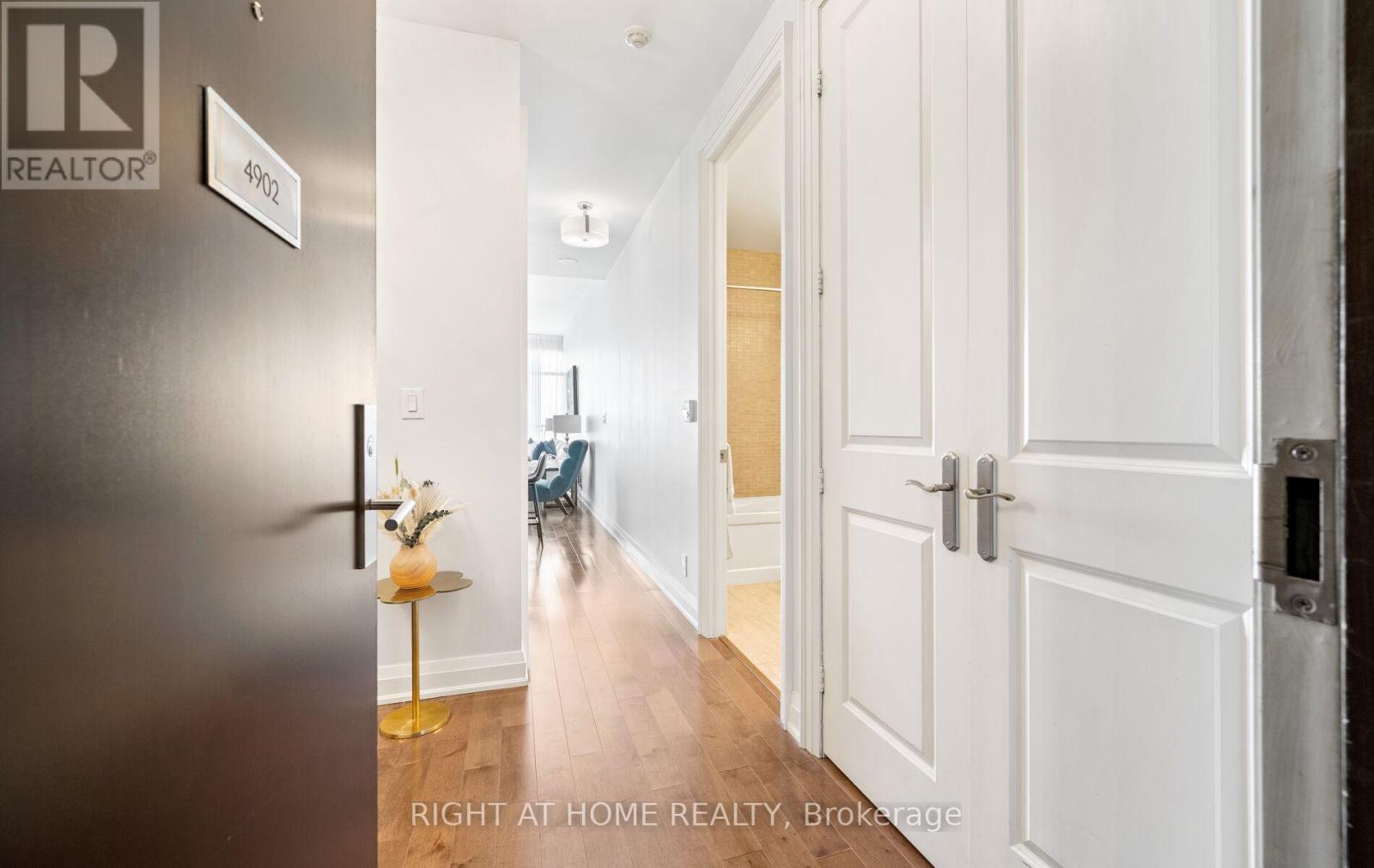 4902 Lph - 50 Absolute Avenue, Mississauga (City Centre), Ontario  L4Z 0A8 - Photo 2 - W12204433