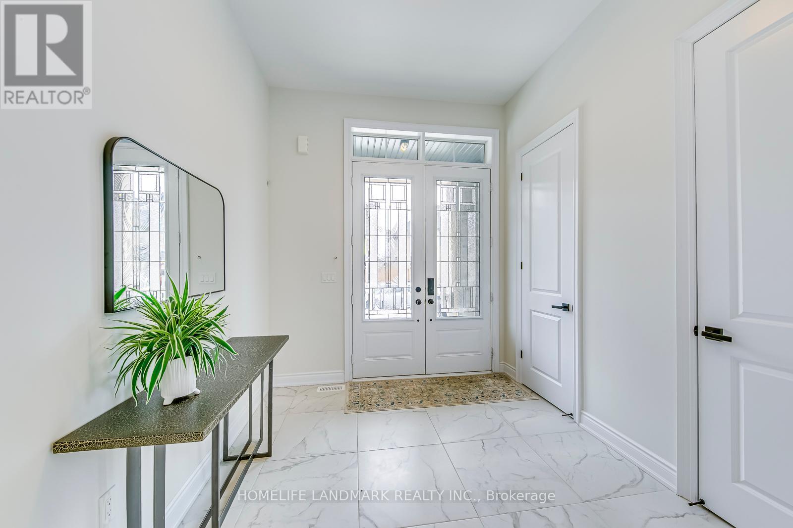 55 Ballmer Trail, Oakville, Ontario  L6H 0V6 - Photo 2 - W12204436