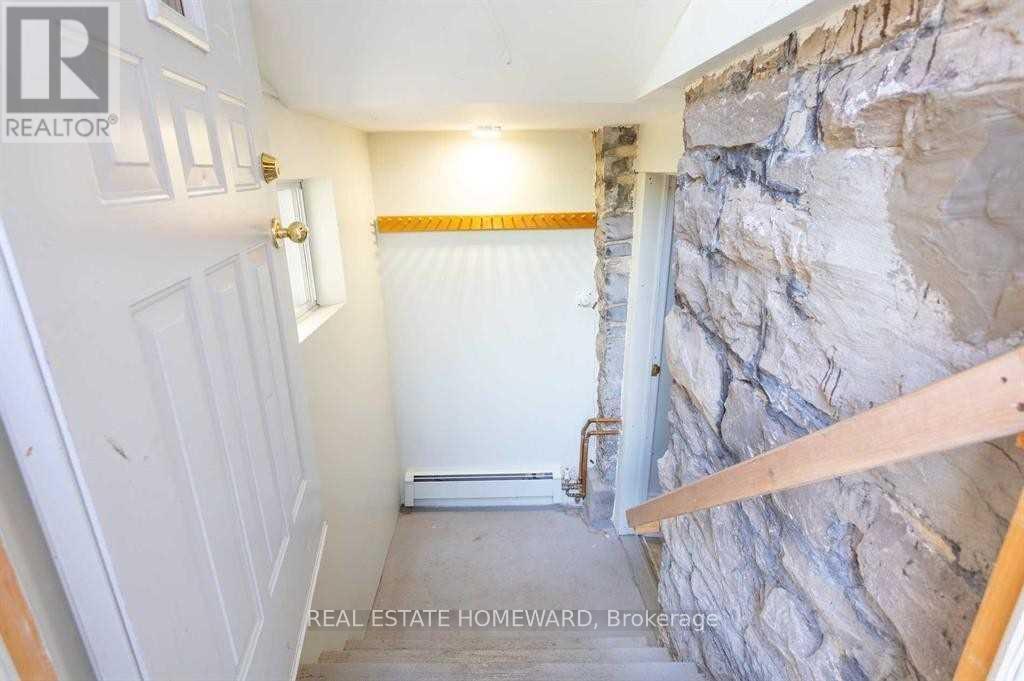 Lower - 81 Sweetland Avenue, Ottawa, Ontario  K1N 7T9 - Photo 4 - X12204400