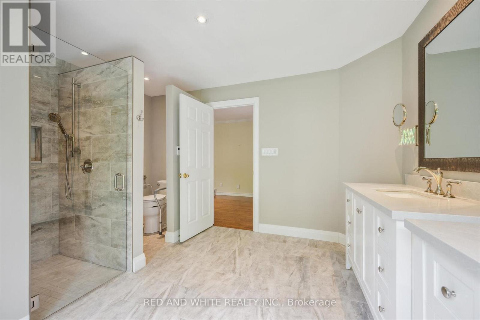 536 Oxbow Road, Waterloo, Ontario  N2K 1Y6 - Photo 25 - X12204432