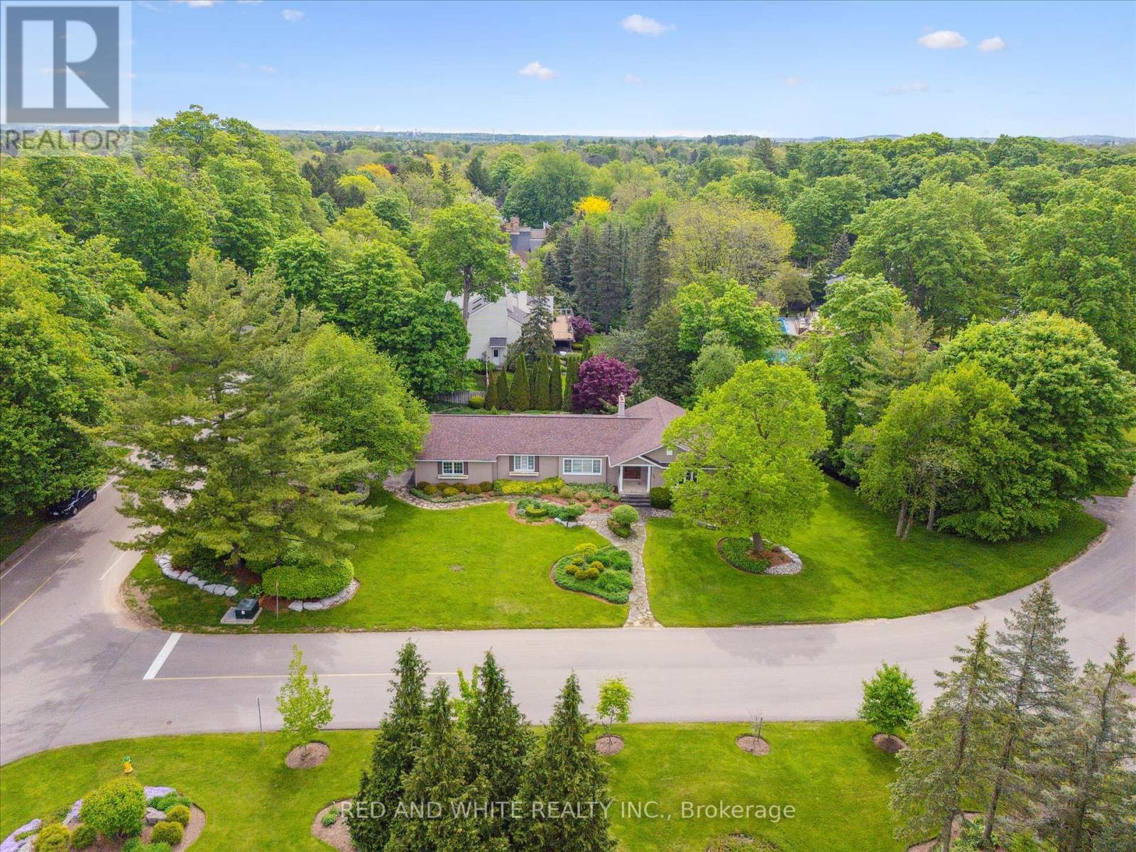 536 Oxbow Road, Waterloo, Ontario  N2K 1Y6 - Photo 4 - X12204432