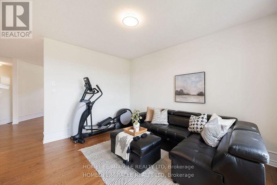 632 Bridleglen Crescent, Ottawa, Ontario  K2M 2V6 - Photo 15 - X12204441