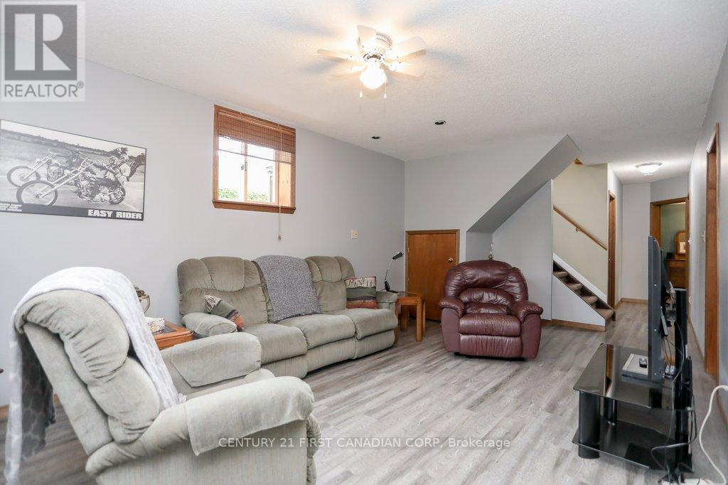 168 Forest Avenue, St. Thomas, Ontario  N5R 2K2 - Photo 28 - X12204458