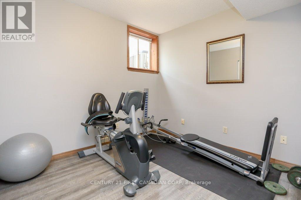 168 Forest Avenue, St. Thomas, Ontario  N5R 2K2 - Photo 29 - X12204458