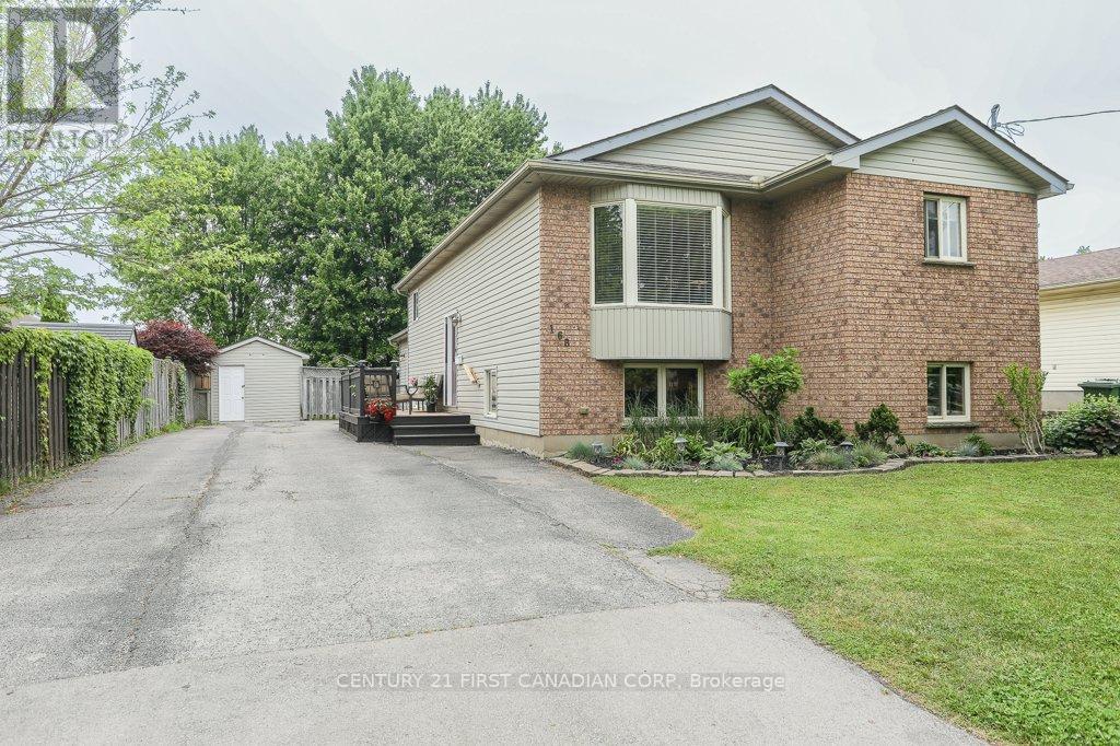 168 Forest Avenue, St. Thomas, Ontario  N5R 2K2 - Photo 3 - X12204458