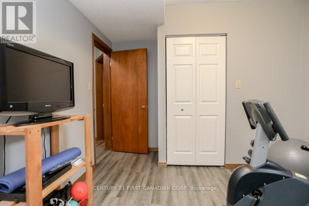168 Forest Avenue, St. Thomas, Ontario  N5R 2K2 - Photo 30 - X12204458