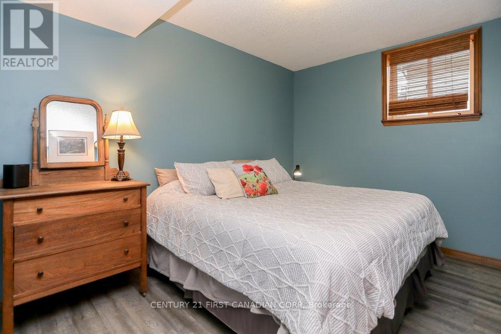 168 Forest Avenue, St. Thomas, Ontario  N5R 2K2 - Photo 31 - X12204458