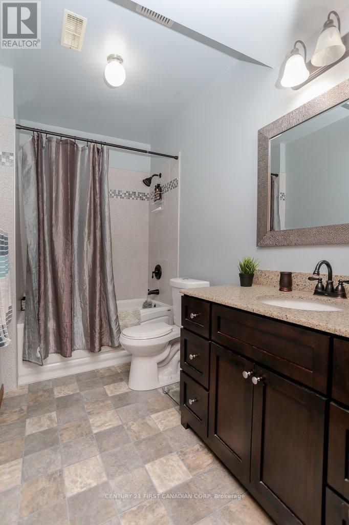 168 Forest Avenue, St. Thomas, Ontario  N5R 2K2 - Photo 32 - X12204458