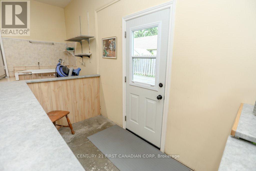 168 Forest Avenue, St. Thomas, Ontario  N5R 2K2 - Photo 38 - X12204458