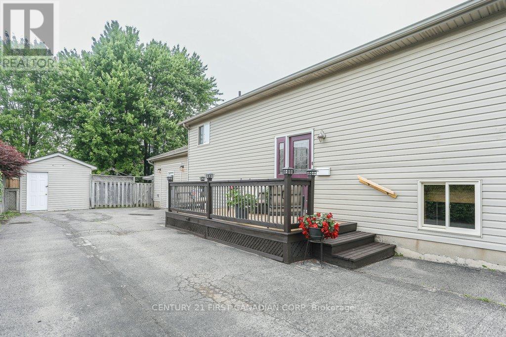 168 Forest Avenue, St. Thomas, Ontario  N5R 2K2 - Photo 4 - X12204458