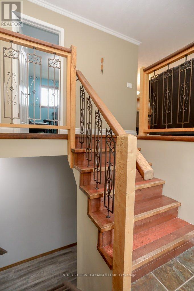168 Forest Avenue, St. Thomas, Ontario  N5R 2K2 - Photo 7 - X12204458