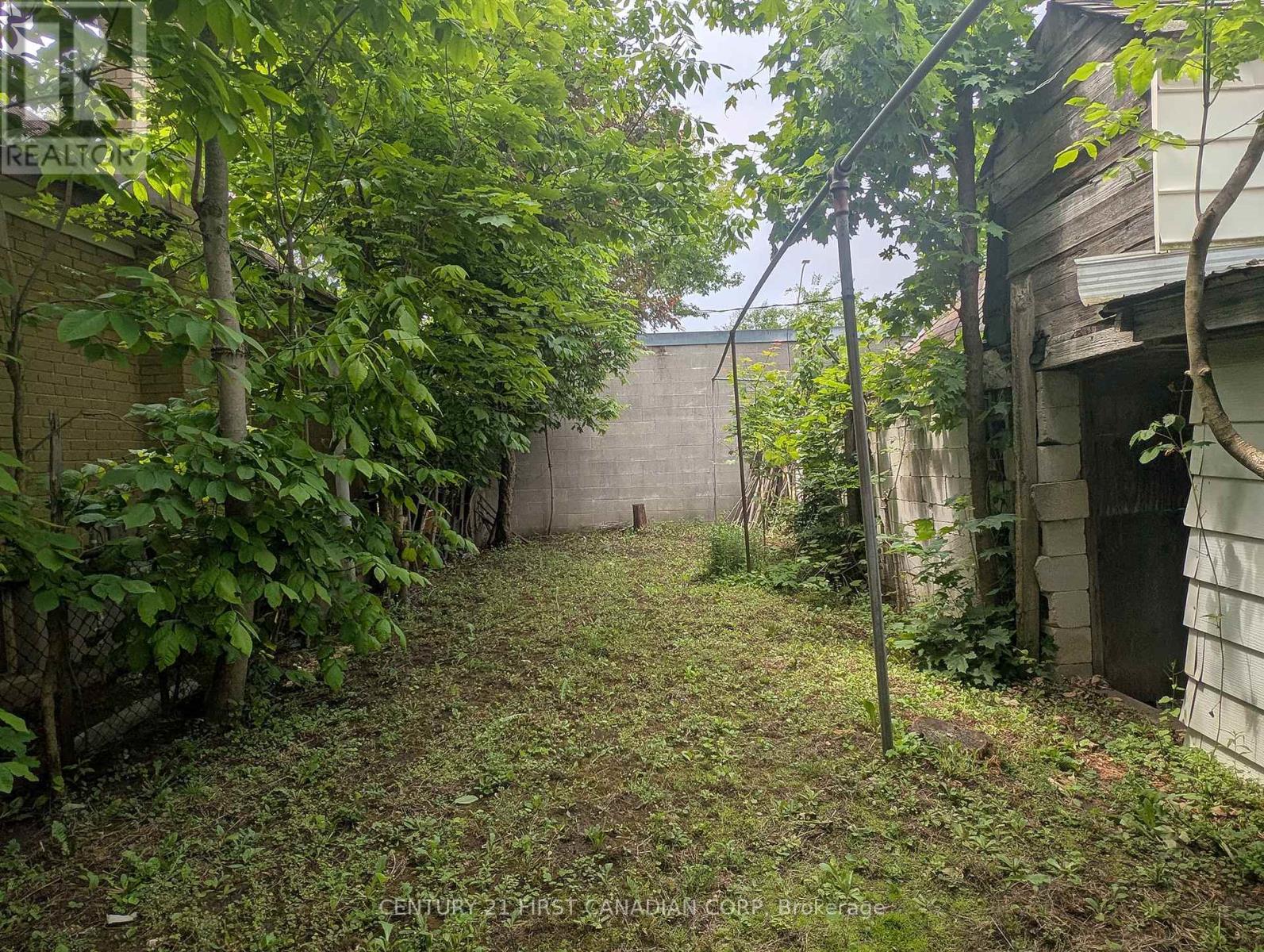 Photo 30 of 30 for 1169 Oxford Street E