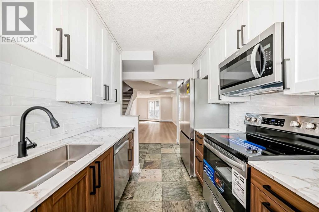 Property at 18, 2400 15 Street SW image 3