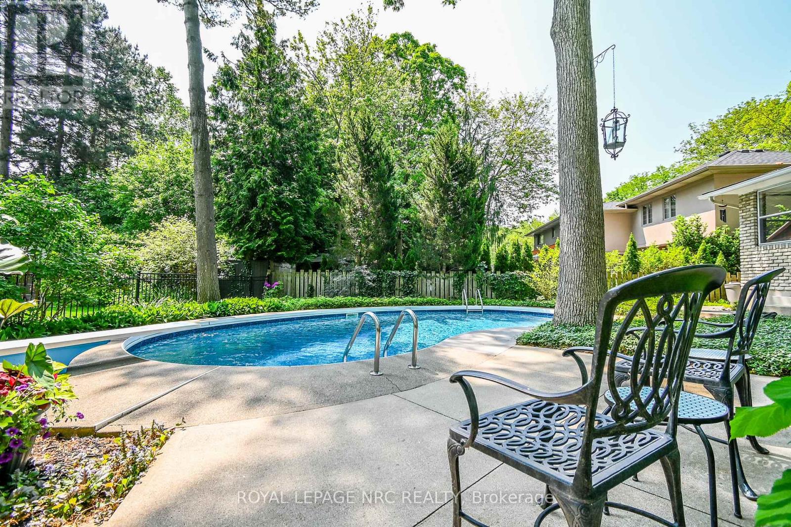 7077 Ridgewood Crescent, Niagara Falls (Casey), Ontario  L2J 2C2 - Photo 46 - X12204456