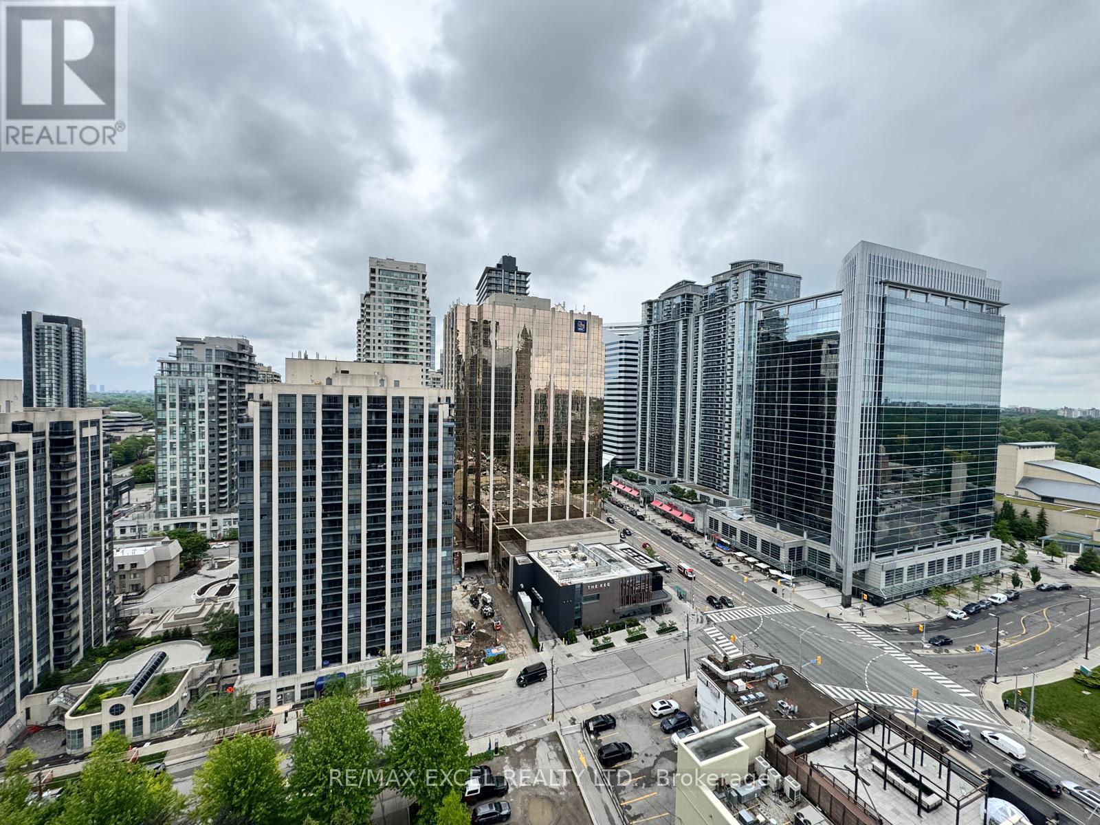 2006 - 21 HILLCREST AVENUE, Toronto, Ontario