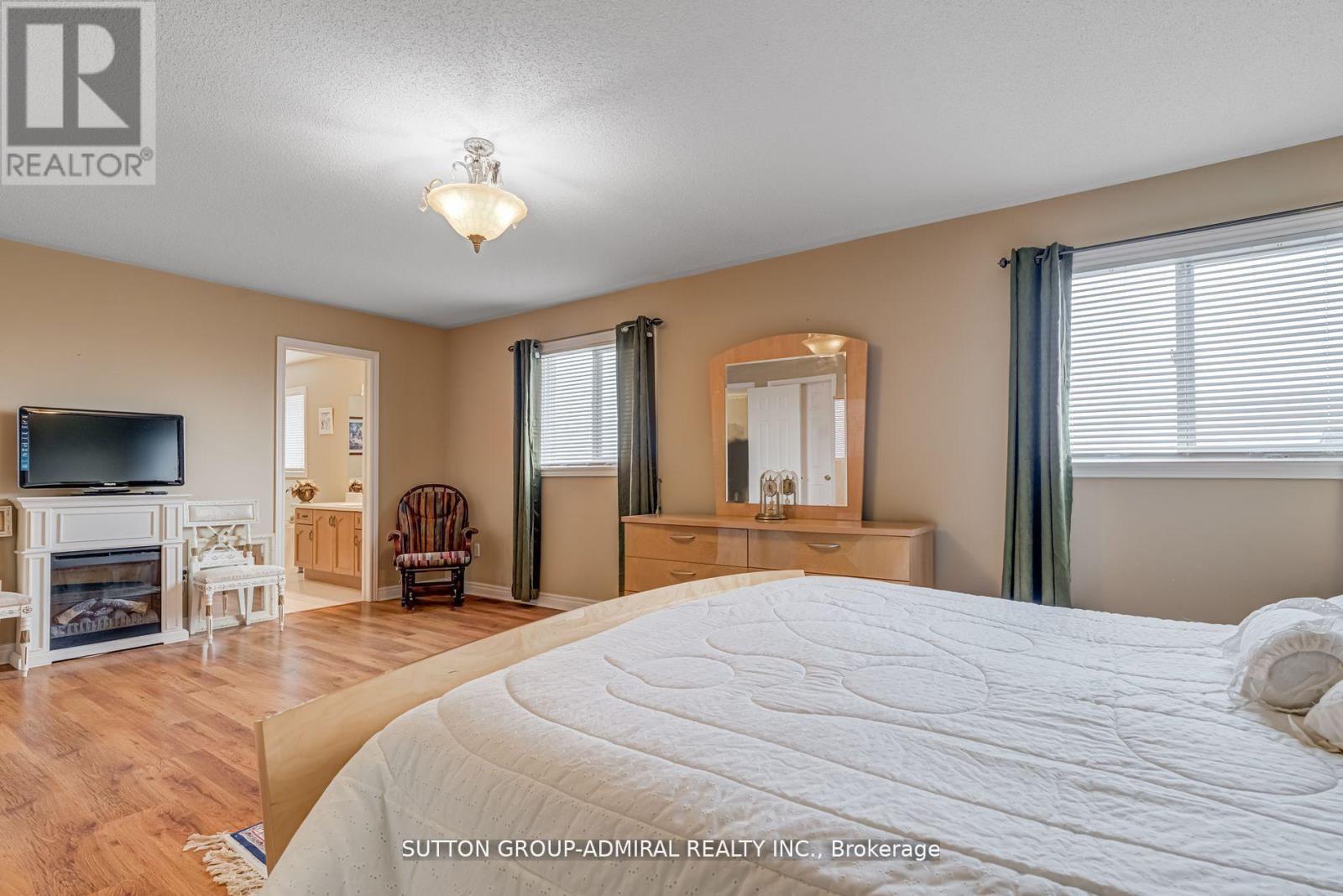 393 Coachwhip Trail, Newmarket, Ontario  L3X 2R2 - Photo 27 - N12204464