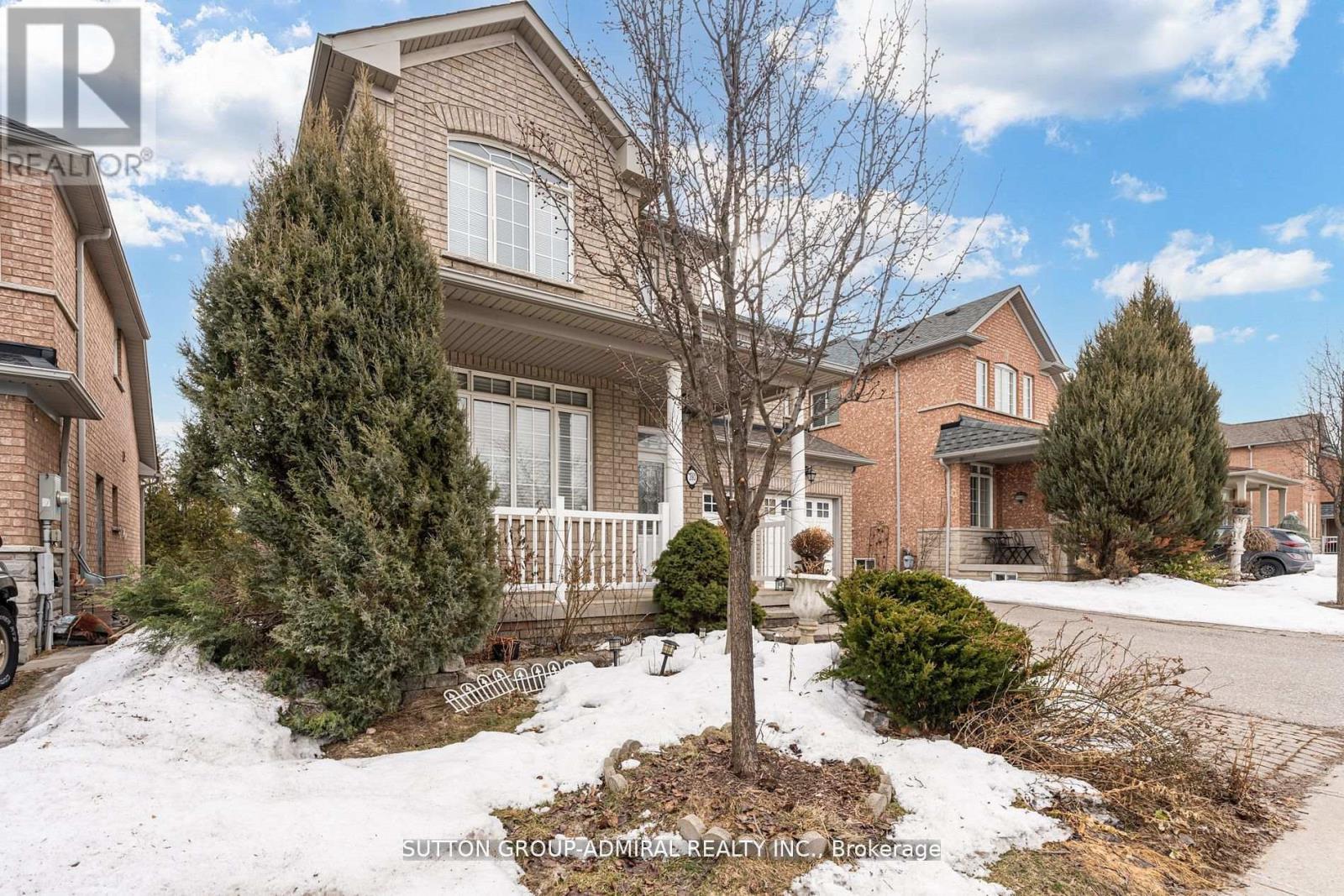 393 Coachwhip Trail, Newmarket, Ontario  L3X 2R2 - Photo 3 - N12204464
