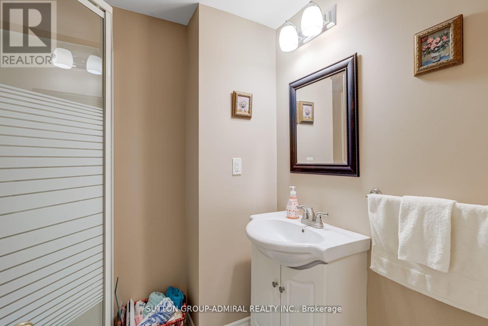 393 Coachwhip Trail, Newmarket, Ontario  L3X 2R2 - Photo 47 - N12204464