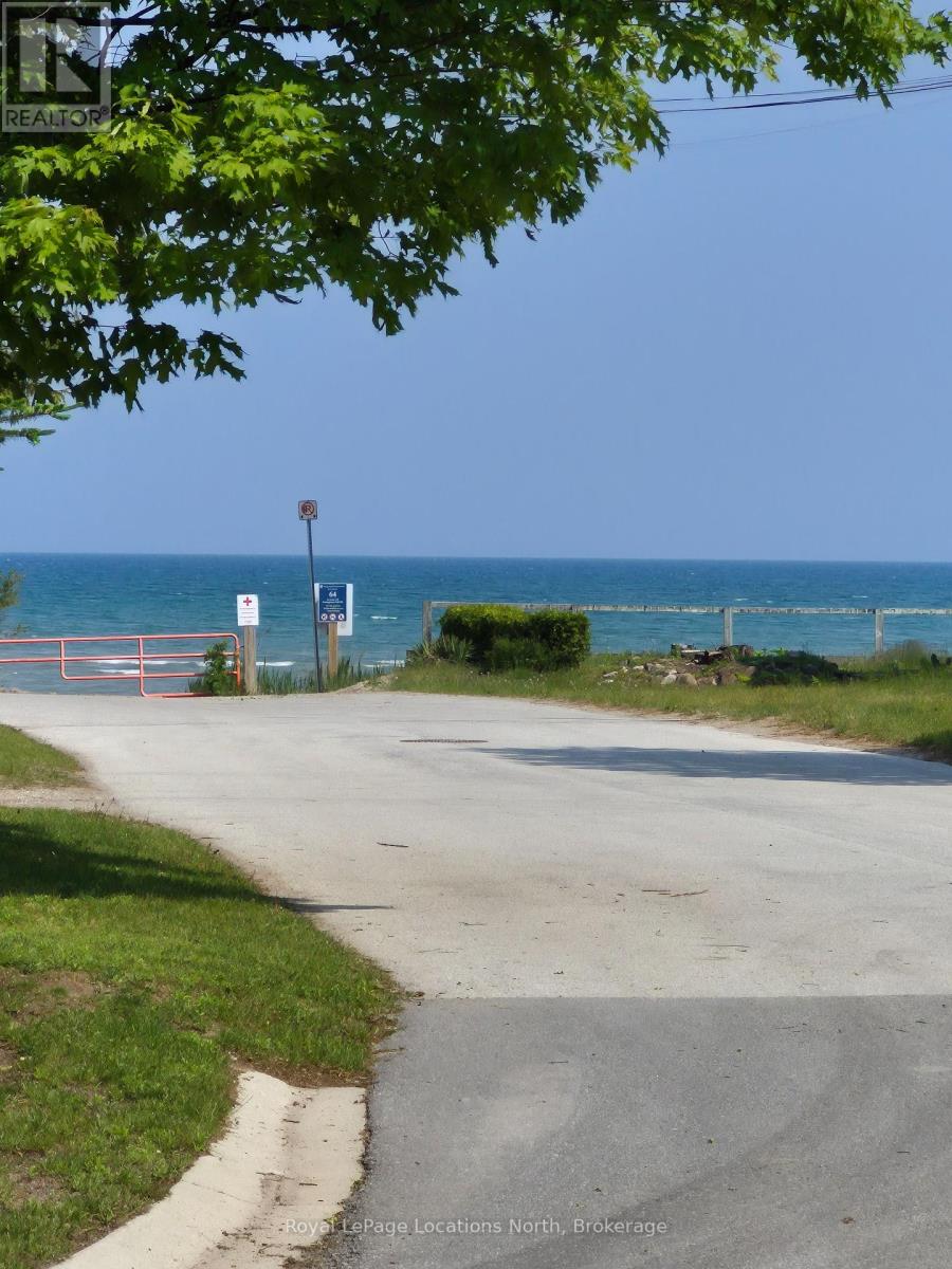 1849 Shore Lane, Wasaga Beach, Ontario  L9Z 1V2 - Photo 35 - S12202595