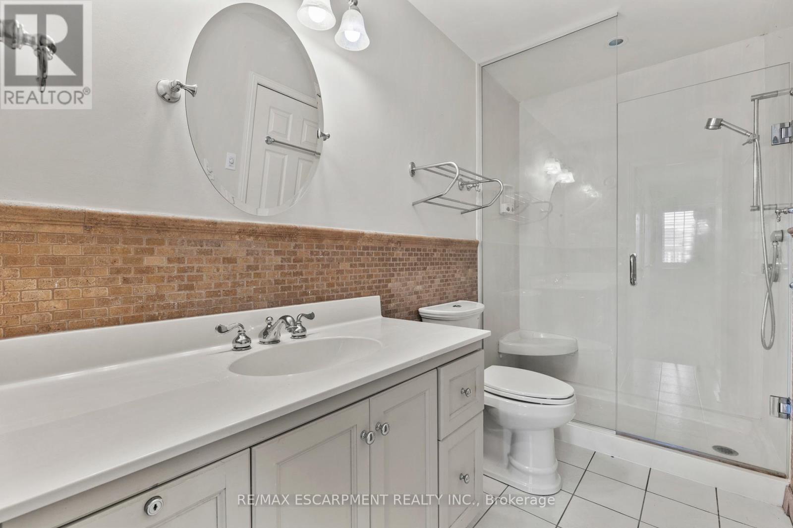 6 - 2145 Country Club Drive, Burlington, Ontario  L7M 4E1 - Photo 26 - W12204460