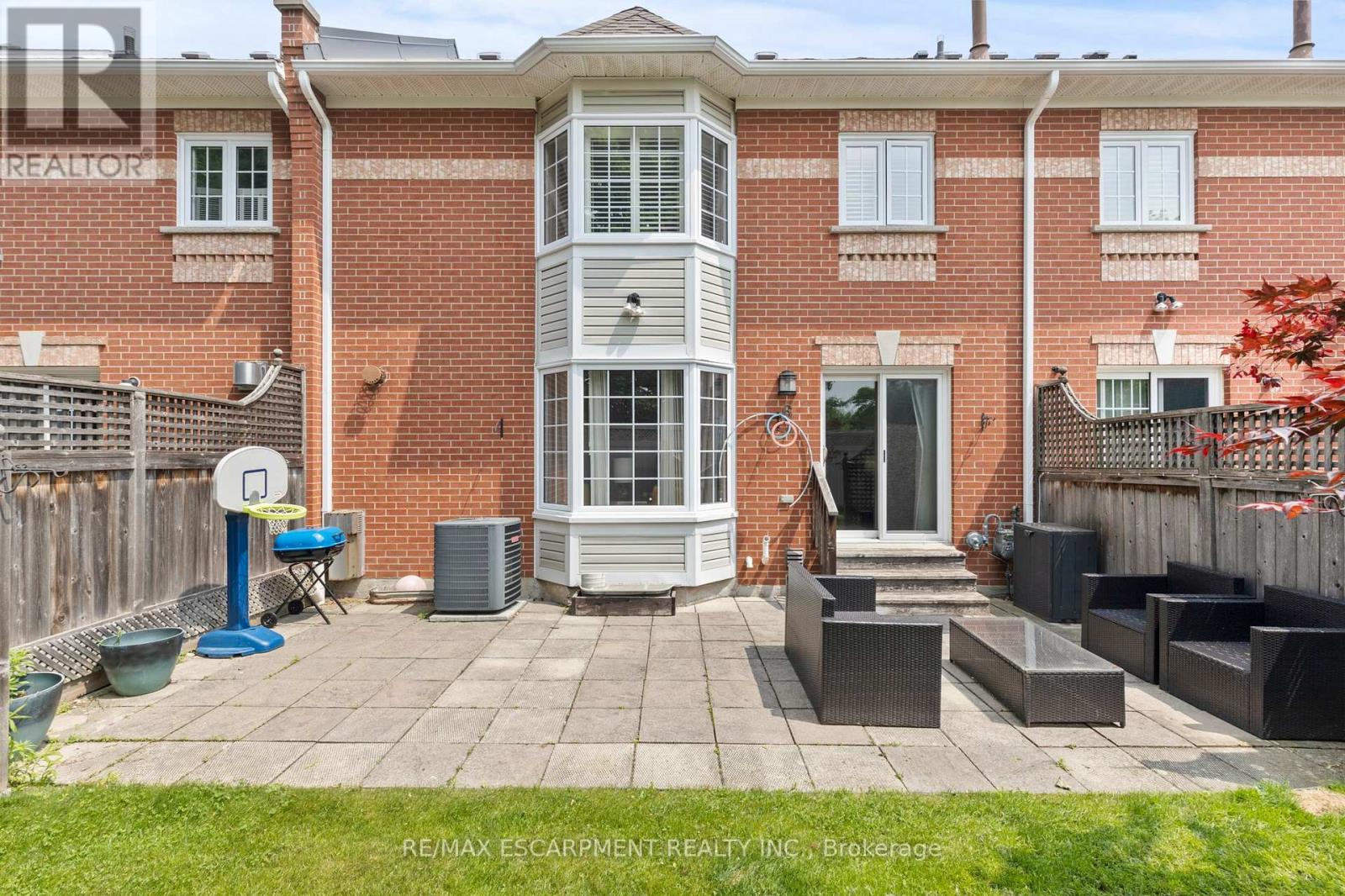 6 - 2145 Country Club Drive, Burlington, Ontario  L7M 4E1 - Photo 37 - W12204460