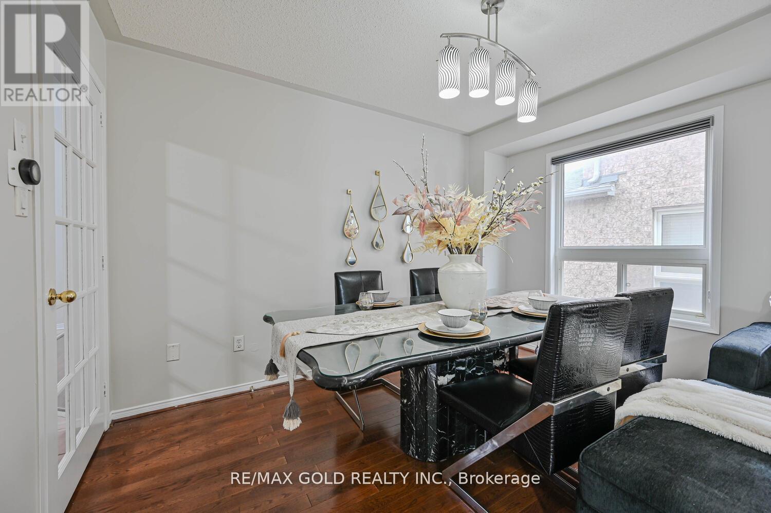 111 Mint Leaf Boulevard, Brampton, Ontario  L6R 2Y9 - Photo 5 - W12204471