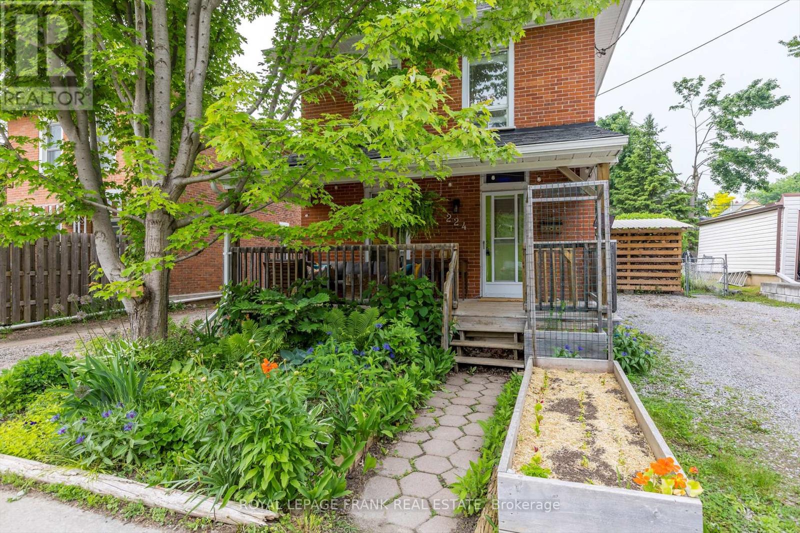 224 MUNROE AVENUE, Peterborough East, Ontario