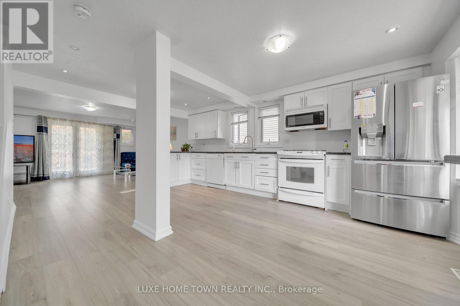 506 Halberstadt Circle, Cambridge, Ontario  N2H 5J7 - Photo 10 - X12204469