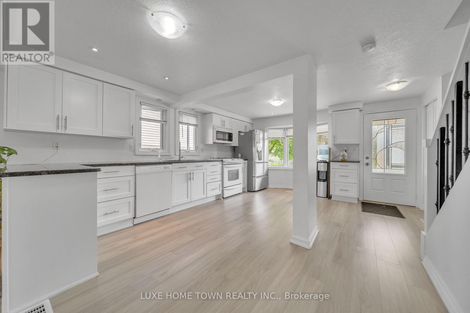 506 Halberstadt Circle, Cambridge, Ontario  N2H 5J7 - Photo 12 - X12204469