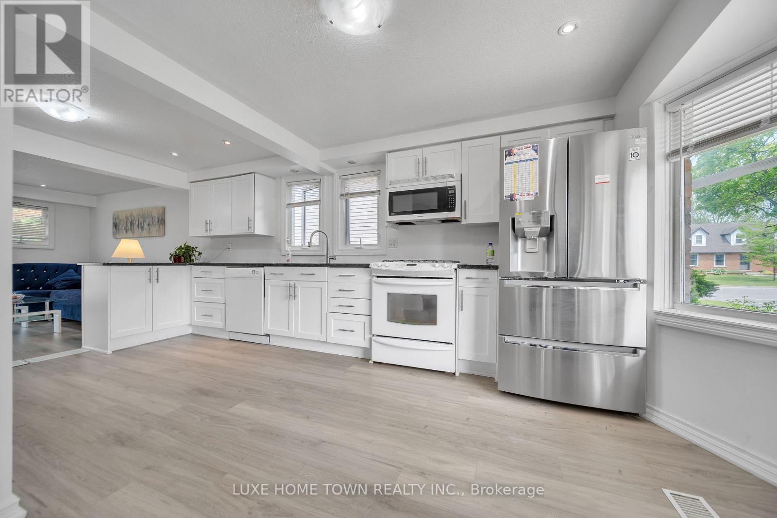 506 Halberstadt Circle, Cambridge, Ontario  N2H 5J7 - Photo 8 - X12204469