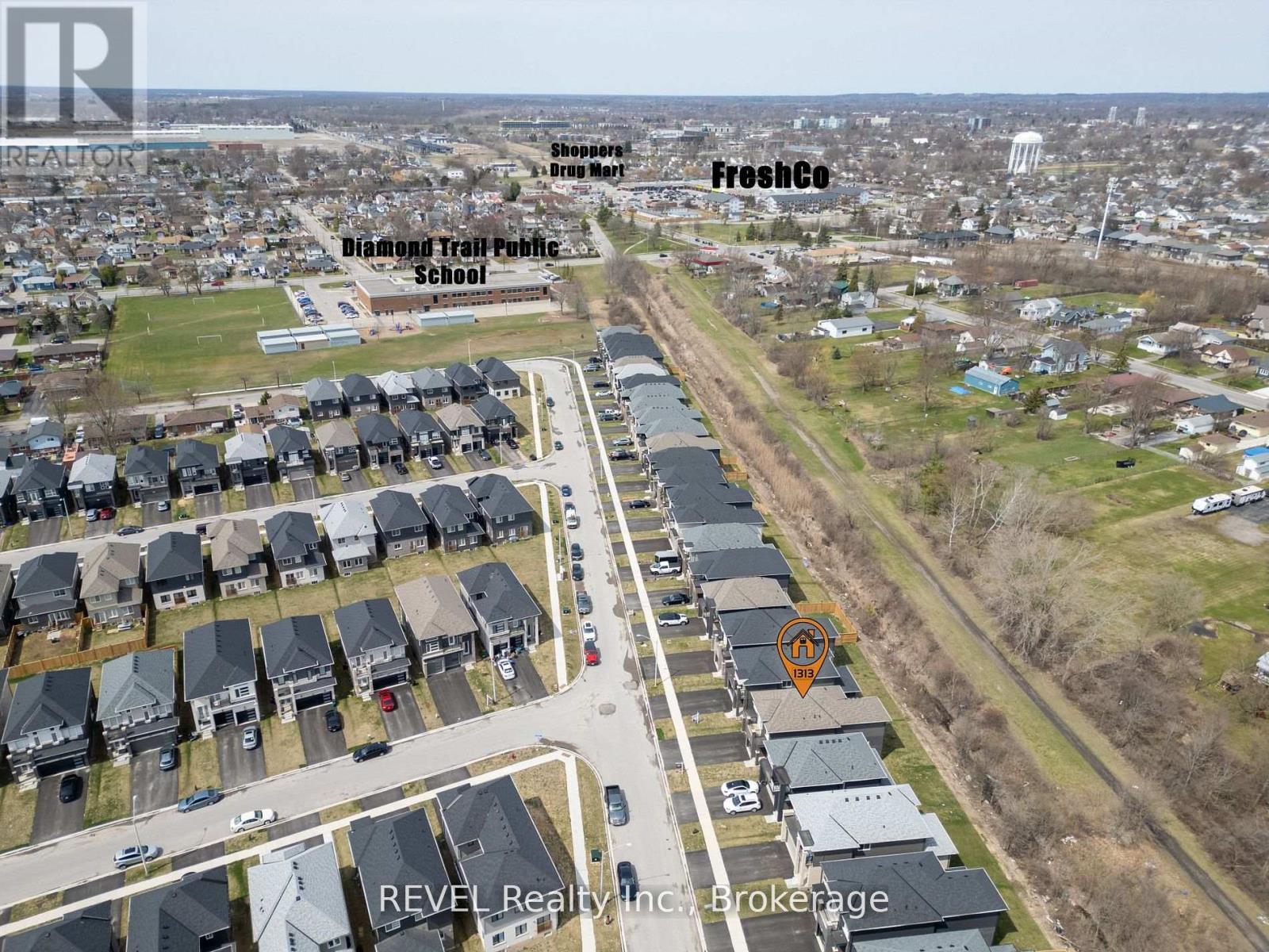 139 Caroline Street, Welland, Ontario  L3B 0K1 - Photo 2 - X12204553