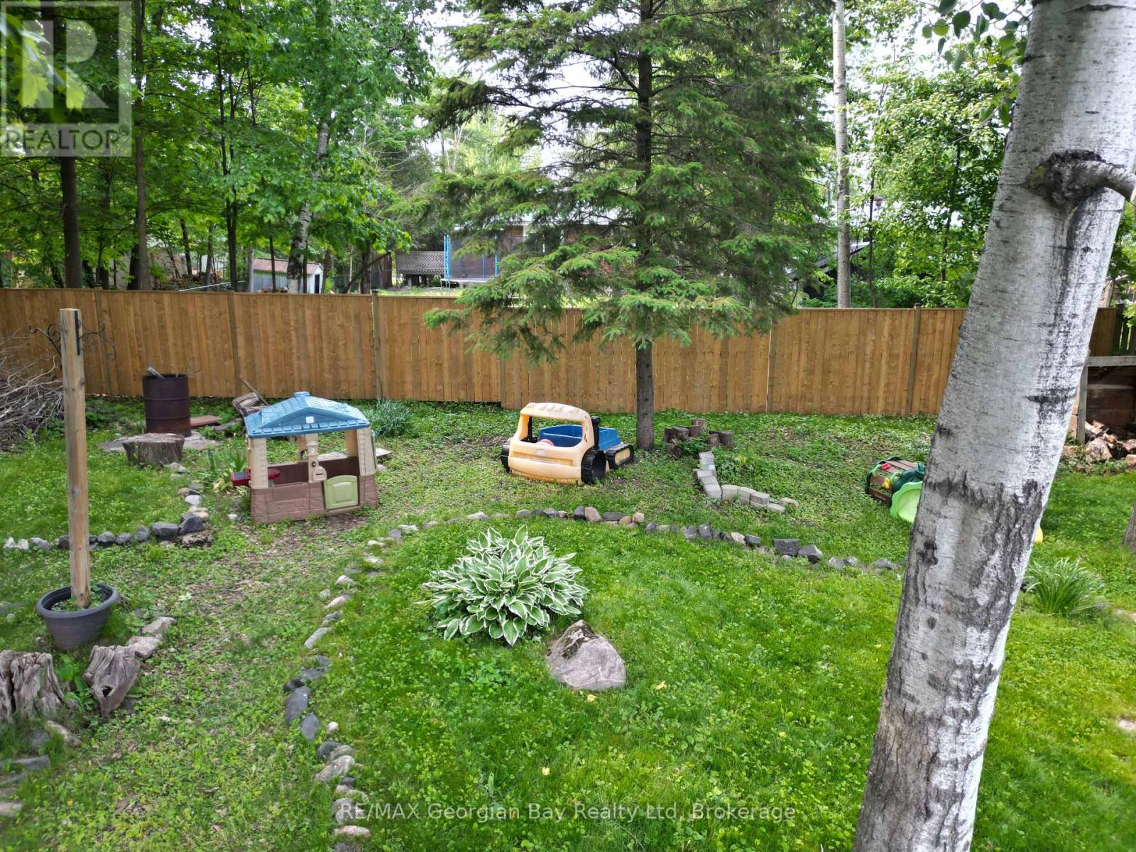 160 John Dillingno Street, Tay, Ontario  L0K 2A0 - Photo 4 - S12204517