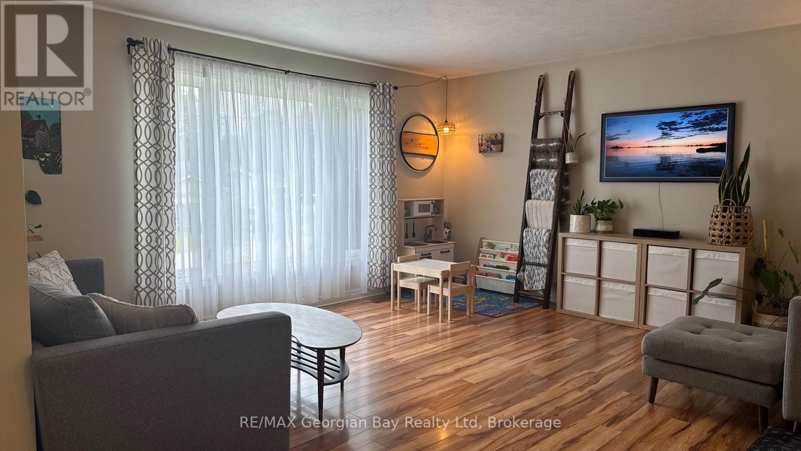 160 John Dillingno Street, Tay, Ontario  L0K 2A0 - Photo 5 - S12204517