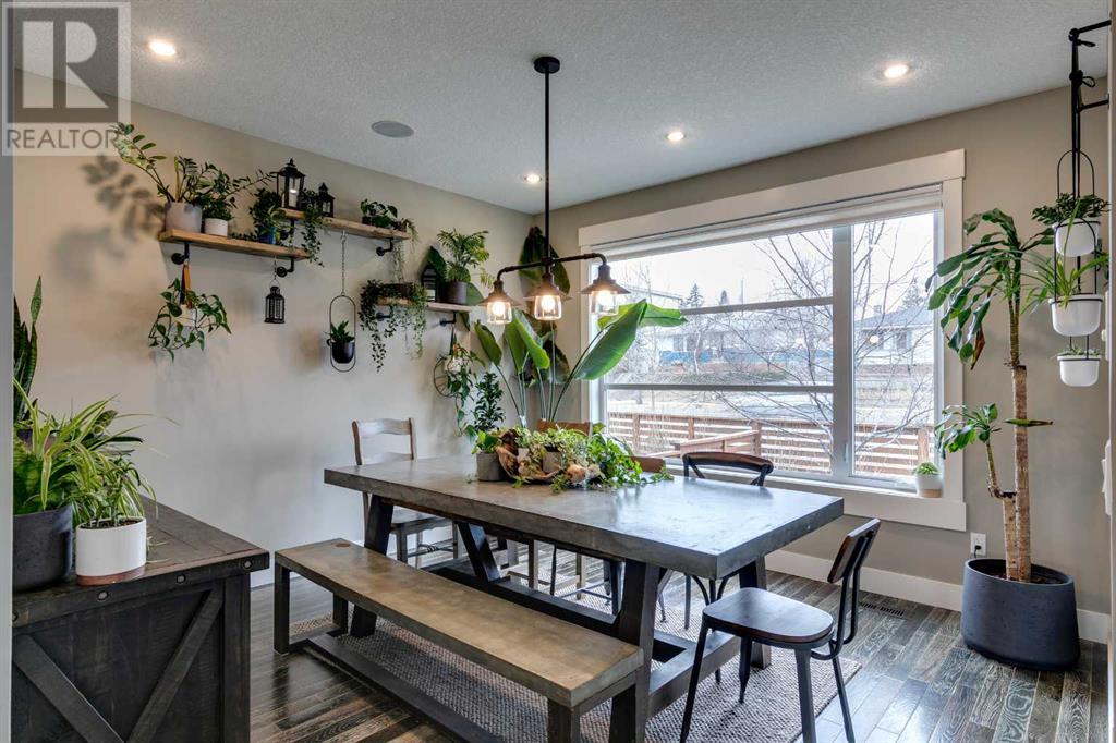 Property at 2410 37 Street SW image 3